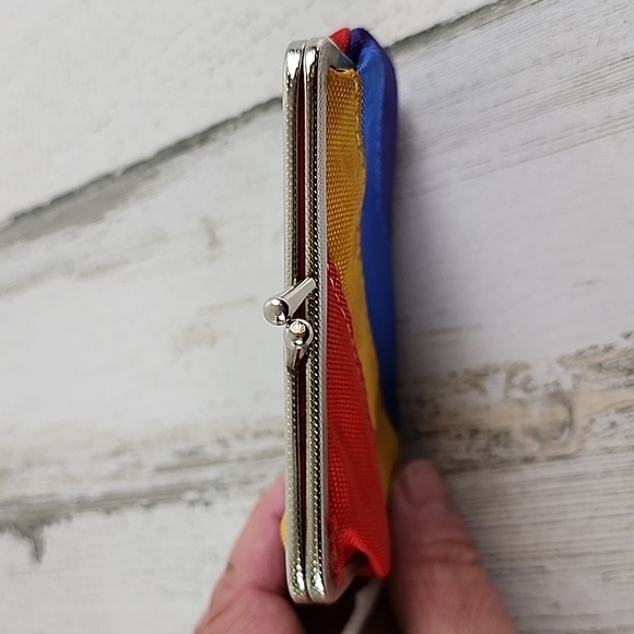 Vintage Hawaii rainbow stripe coin change purse kiss lock latch - Picture 4 of 13